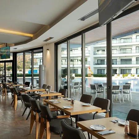 Terra In Caesar Blue Resort, Fixed Lunch 3pm, Gym, Heated Pool, Sauna, Kids Club * Rizokarpaso