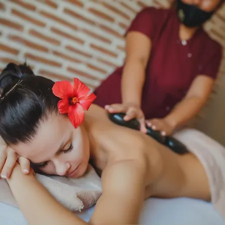 Terra In Caesar Blue Resort, Fixed Lunch 3pm, Gym, Heated Pool, Sauna, Kids Club アパート Rizokarpaso