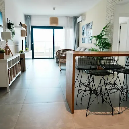 Terra In Caesar Blue Resort, Gym, Aquapark, Swimming Pools, Sauna, Kids Club アパート Rizokarpaso
